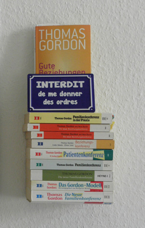 Stapel mit Büchern von Dr. Thomas Gordon